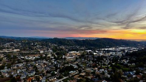 Photo of 133 S Navarra Drive, SCOTTS VALLEY, CA 95066 (MLS # ML81940294)