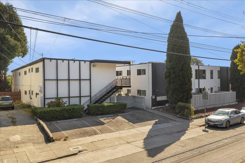 1626 Dwight Way