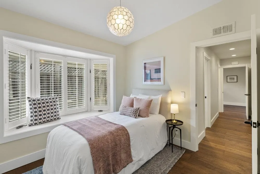 Belvedere, California 94920, United States, 3 Bedrooms Bedrooms, ,3 BathroomsBathrooms,Residential,Active,220662