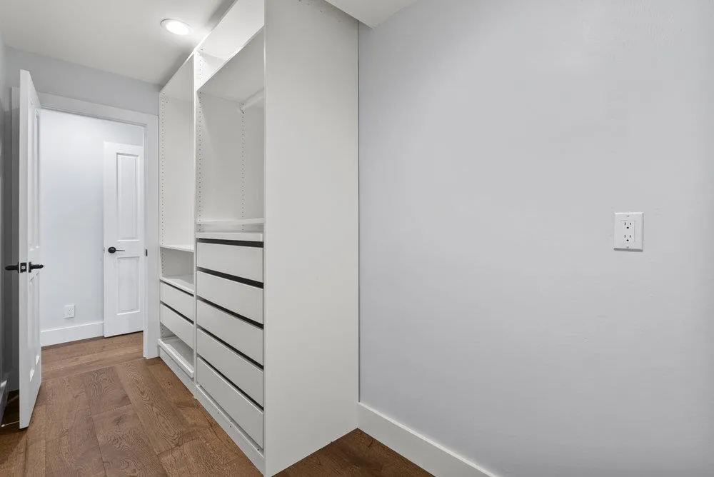 Belvedere, California 94920, United States, 3 Bedrooms Bedrooms, ,3 BathroomsBathrooms,Residential,Active,220662