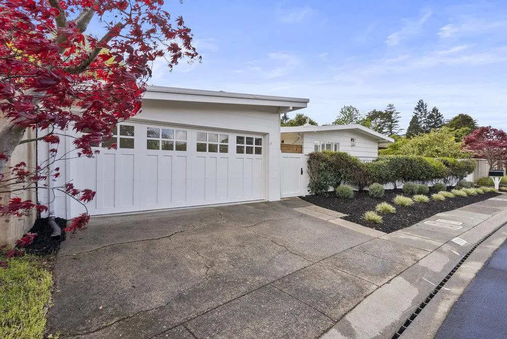 Belvedere, California 94920, United States, 3 Bedrooms Bedrooms, ,3 BathroomsBathrooms,Residential,Active,220662