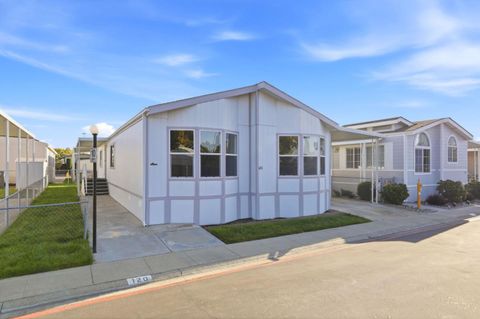 Photo of 1358 Old Oakland Road #120, SAN JOSE, CA 95112 (MLS # ML82029628)
