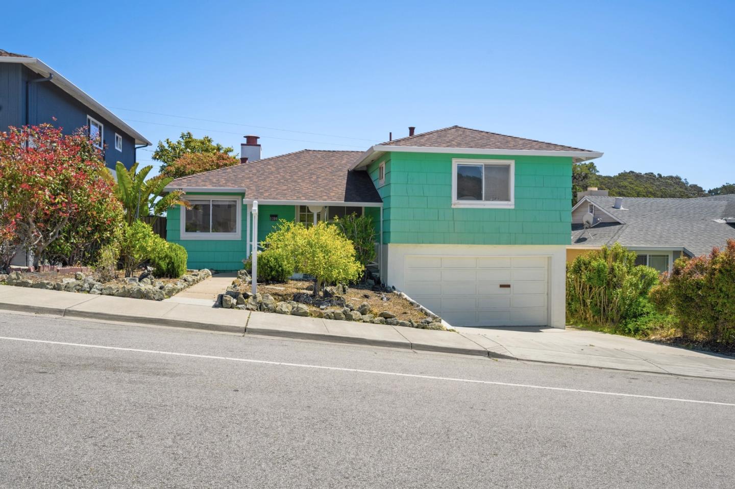 1380 Claremont Drive