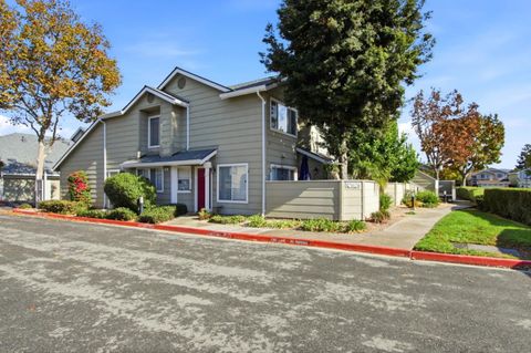 Tiny photo for 40 Cherry Crest Lane, SAN JOSE, CA 95136 (MLS # ML82027756)