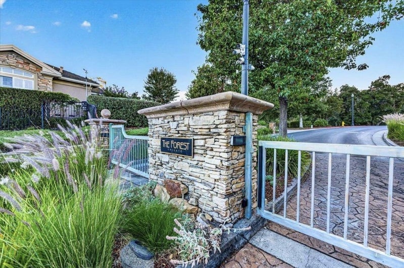 8451 Goldenrod Circle