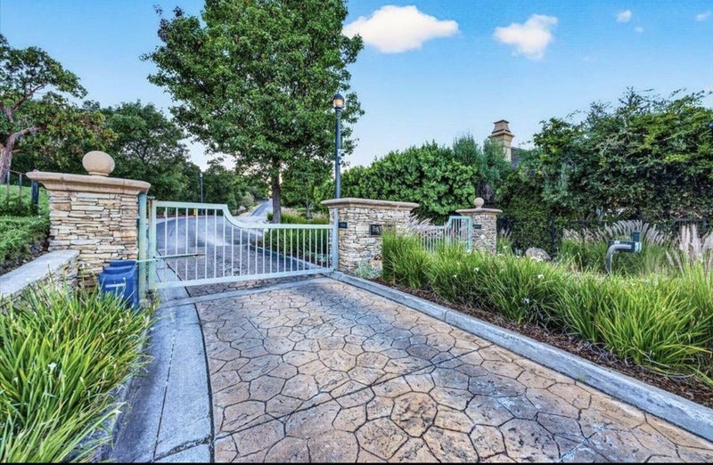8451 Goldenrod Circle