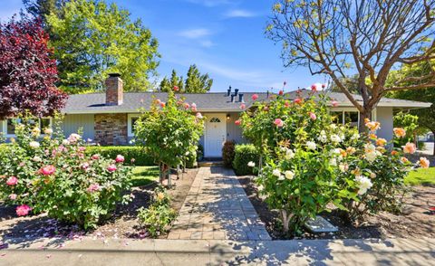 Photo of 1701 S Springer Road, MOUNTAIN VIEW, CA 94040 (MLS # ML82042276)
