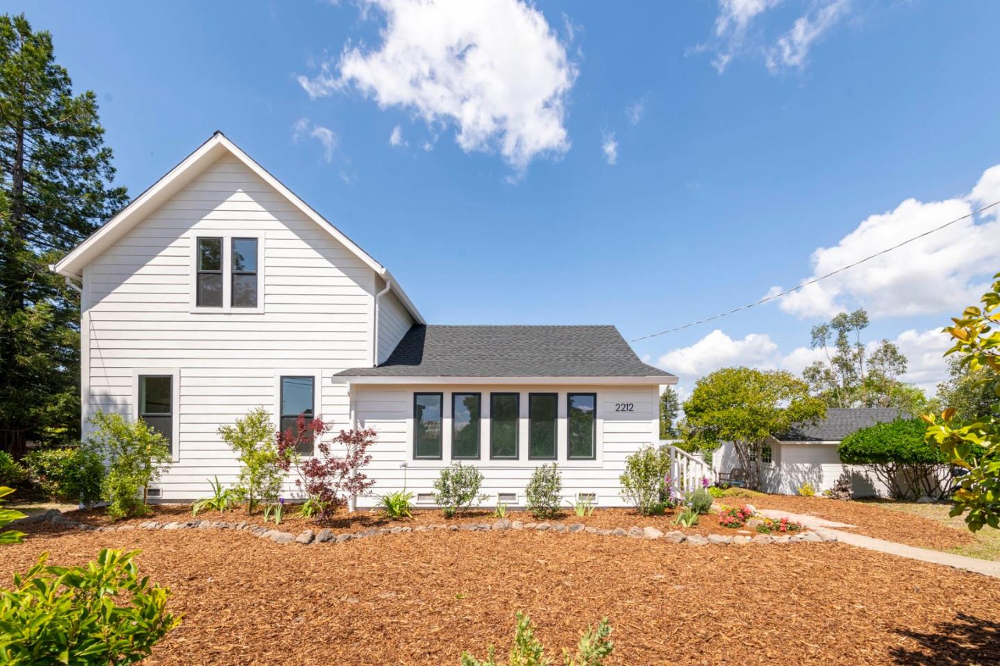 2212 Magnolia Avenue