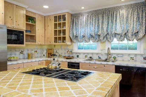 Tiny photo for 460 Olive Street, MENLO PARK, CA 94025 (MLS # ML82021426)