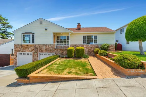 3709 Kenwood Avenue, San Mateo, CA 94403 - #: ML81995569