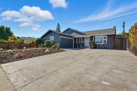 Photo of 265 Wren Way, CAMPBELL, CA 95008 (MLS # ML82025651)