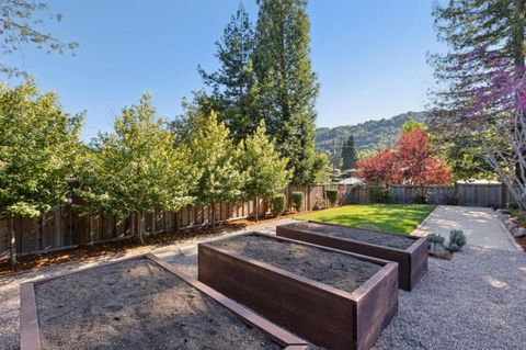 Tiny photo for 6 Valencia Road, Orinda, CA 94563 (MLS # ML82038808)