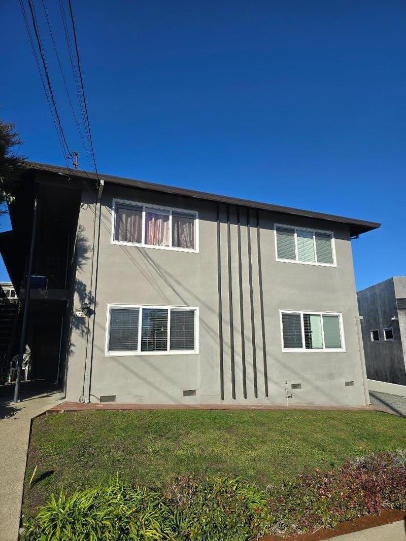1122 Bush Street