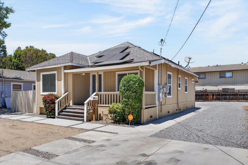 742 4th Street
