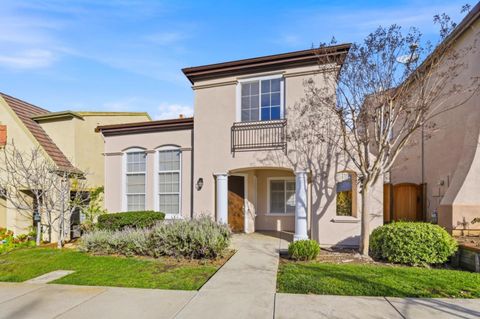 Photo of 3337 Ariel Joshua Court, SAN JOSE, CA 95135 (MLS # ML82032159)