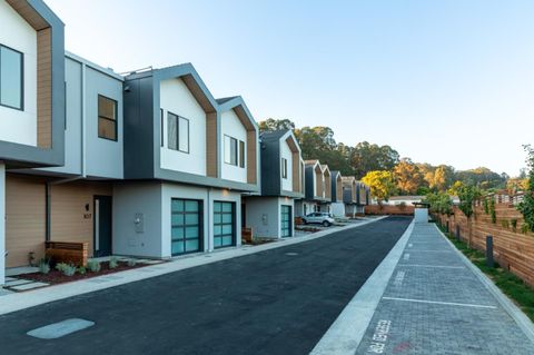 Photo of 105 Darlington Ln, SOQUEL, CA 95073 (MLS # ML82027606)