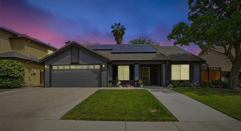 Photo of 1876 Boalt Drive, LOS BANOS, CA 93635 (MLS # ML82017437)