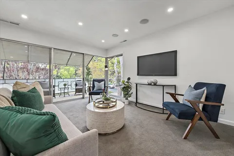 796 University Avenue, Palo Alto, CA 94301 - #: ML82002587