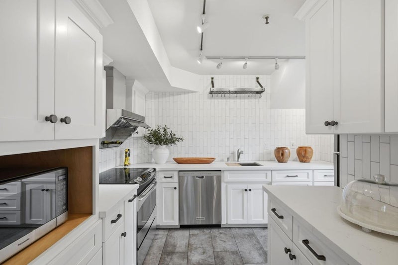 365 Forest Avenue 2F