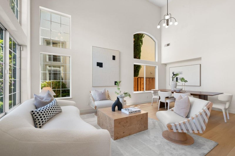 2230 Esperanca Avenue