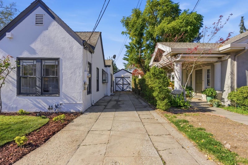 711 Emerson Court