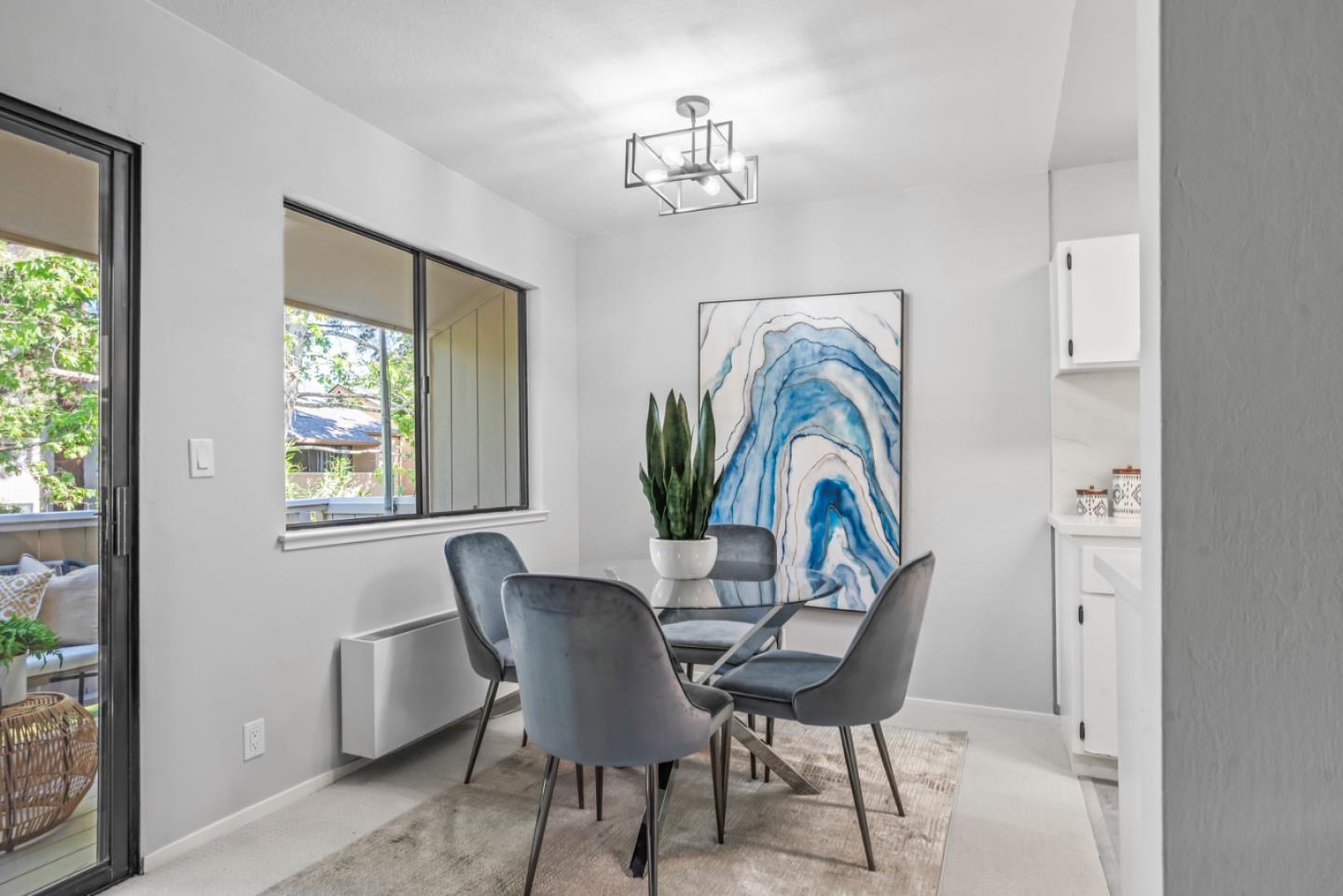 978 Kiely Boulevard E