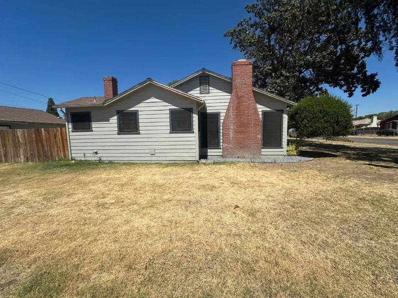 820 Monterey Avenue