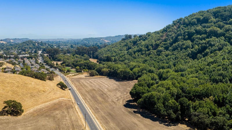 00 Novato Boulevard