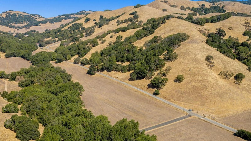 00 Novato Boulevard