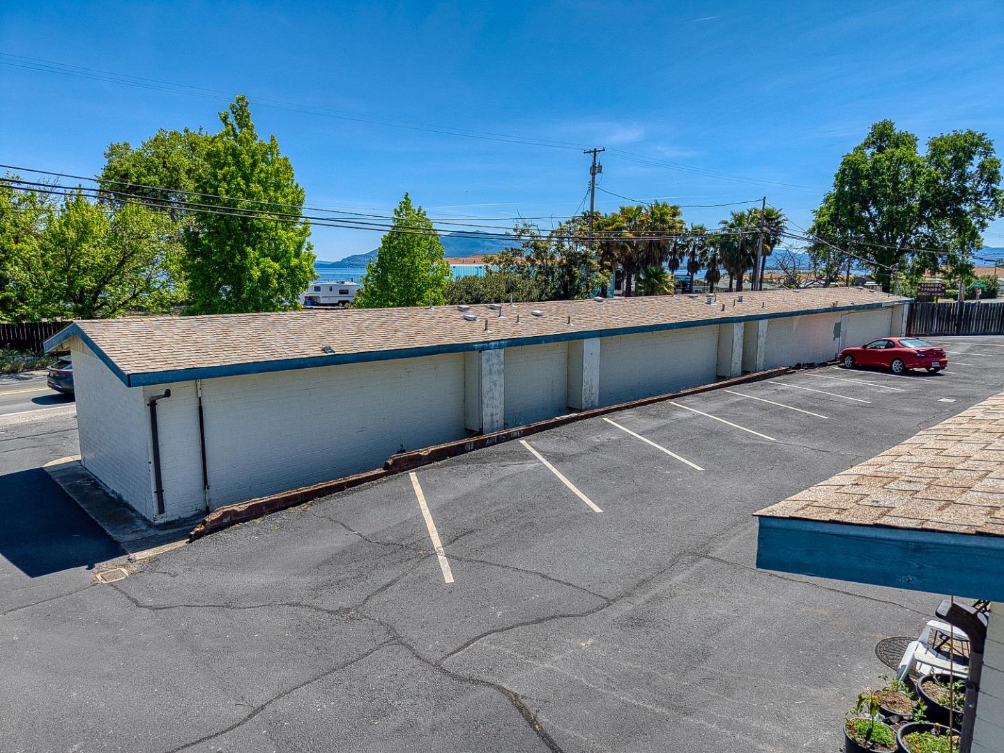 2815 Lakeshore Boulevard