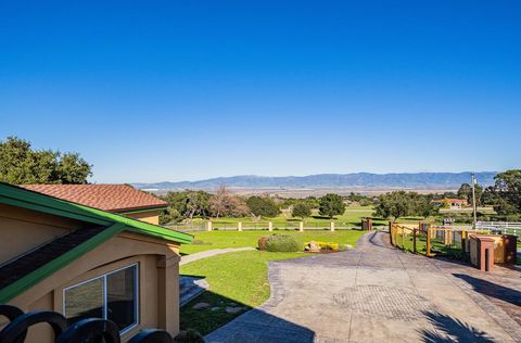 Tiny photo for 300 Mesa Road, SALINAS, CA 93908 (MLS # ML82031344)