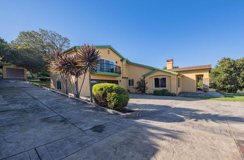 Tiny photo for 300 Mesa Road, SALINAS, CA 93908 (MLS # ML82031344)