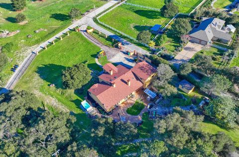 Tiny photo for 300 Mesa Road, SALINAS, CA 93908 (MLS # ML82031344)