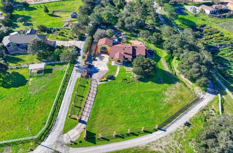 Tiny photo for 300 Mesa Road, SALINAS, CA 93908 (MLS # ML82031344)