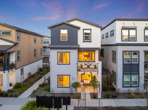 2815 Crusader Street, Alameda, CA 94501 - #: ML82047898
