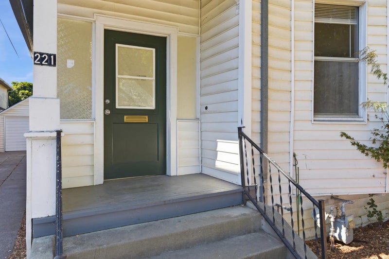 221 North Delaware Street