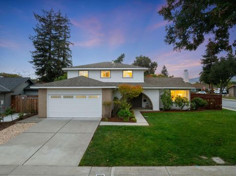 Photo of 1301 Belshaw Drive, MOUNTAIN VIEW, CA 94040 (MLS # ML82027479)