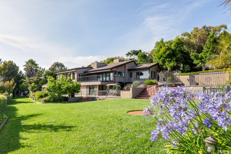 280 Round Hill Road