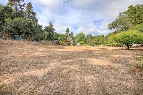 Tiny photo for 687 Calabasas Road, WATSONVILLE, CA 95076 (MLS # ML82023424)