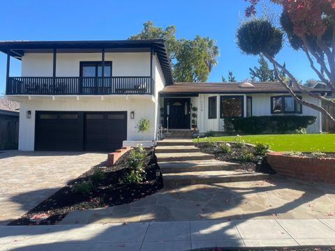 Photo of 1174 Old Oak Drive, SAN JOSE, CA 95120 (MLS # ML82025345)
