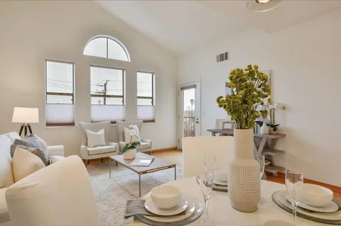 88 17th Avenue Unit 304, San Mateo, CA 94402 - #: ML82035822