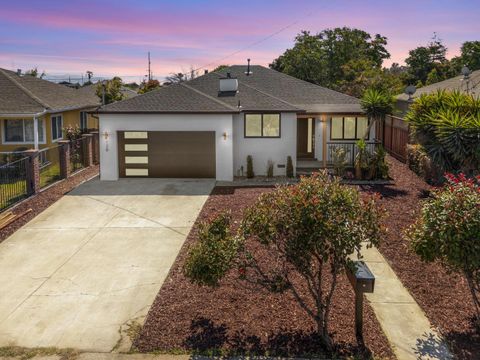 Photo of 120 Abelia Way, EAST PALO ALTO, CA 94303 (MLS # ML82021023)