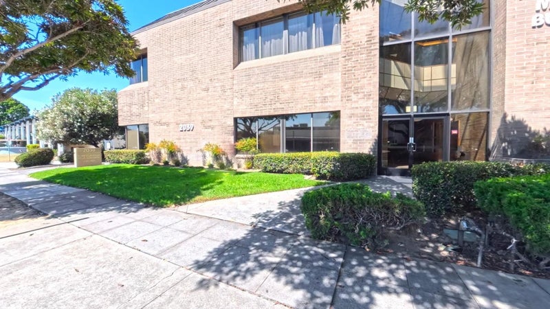 2039 Forest Avenue 301