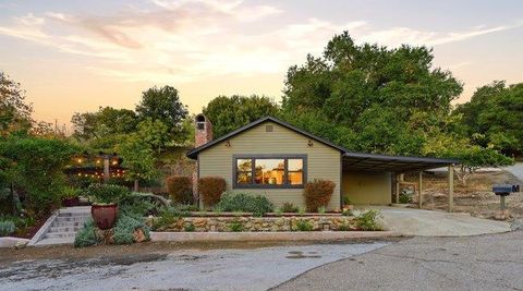 Photo of 11265 Canyon Drive, San Jose, CA 95127 (MLS # ML82028081)