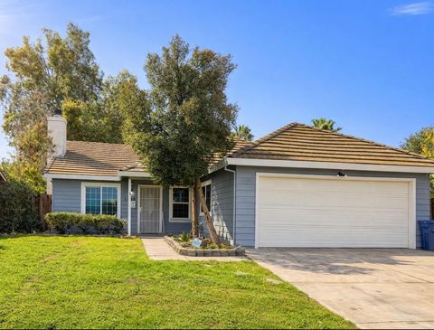 Photo of 1429 Pintail Circle, Los Banos, CA 93635 (MLS # ML82034567)