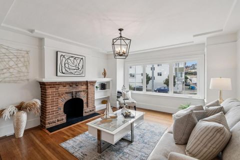 Photo of 1849 San Jose Avenue, SAN FRANCISCO, CA 94112 (MLS # ML82024225)