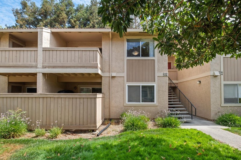 210 Damsen Drive