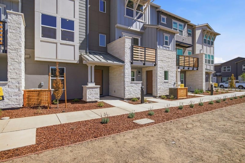 1249 Pueblo Lane