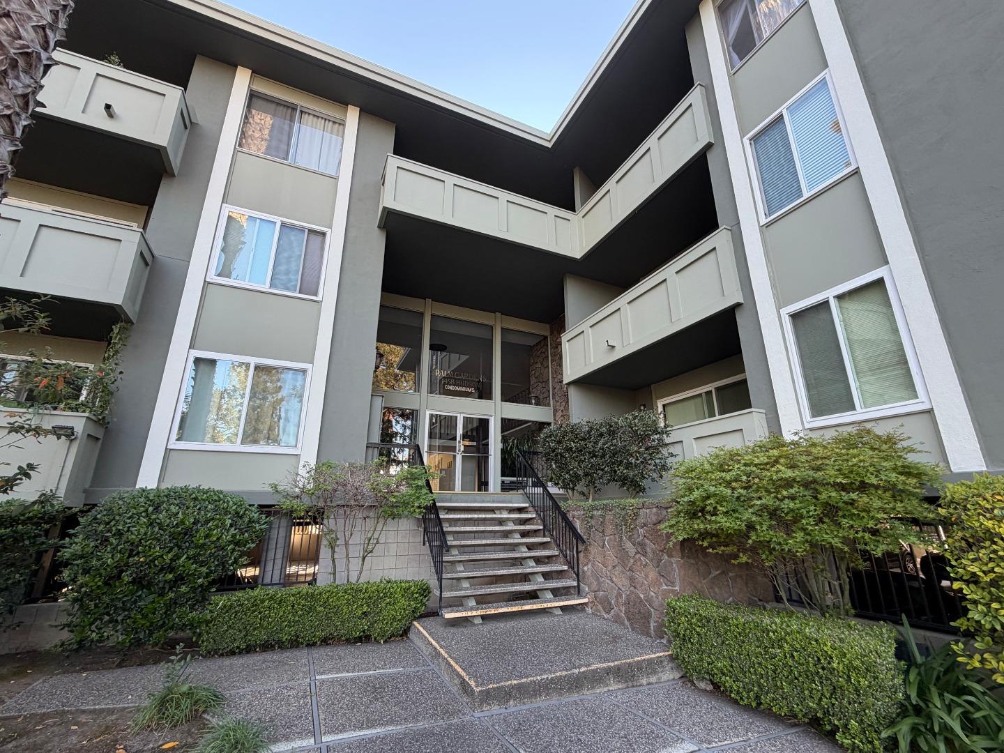 1458 Hudson Street 217