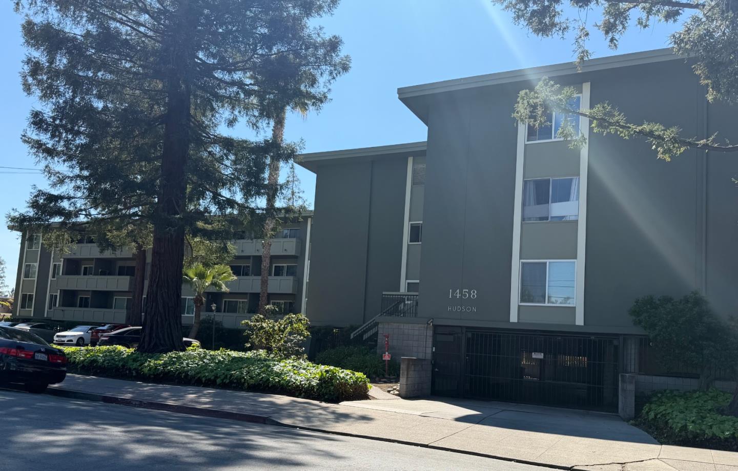 1458 Hudson Street 217